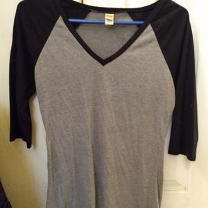 3/4 sleeve v-neck T-shirt material
